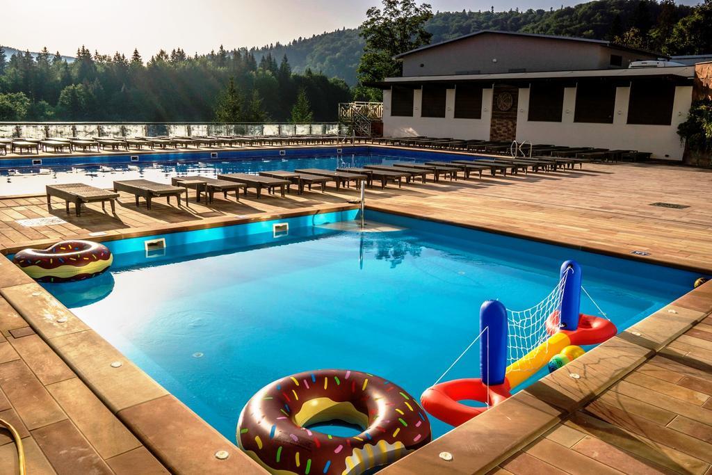 Stanislavsky Hotel Group Jaremcze Zewnętrze zdjęcie